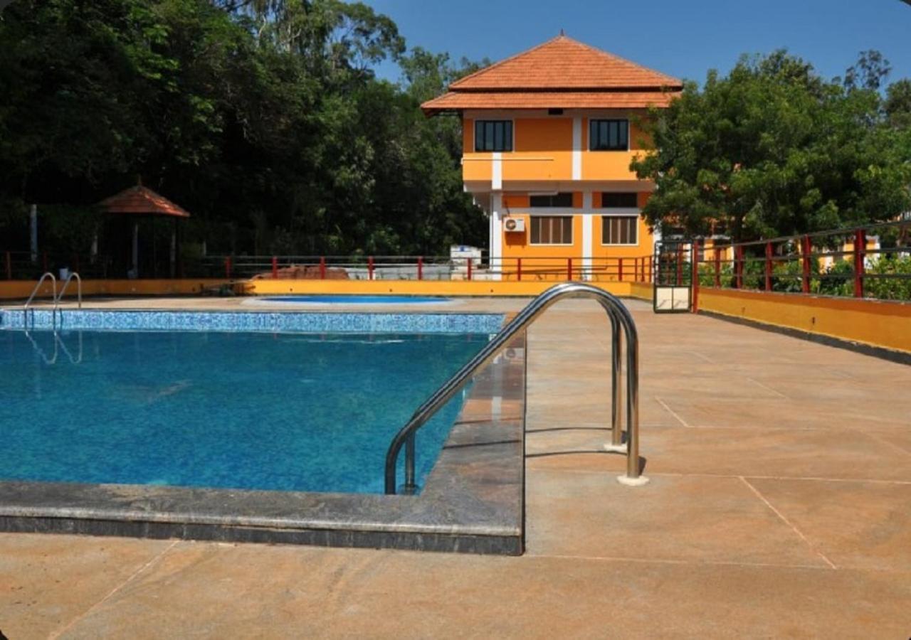 Auro Wellness Castle Hotel Puducherry Eksteriør billede